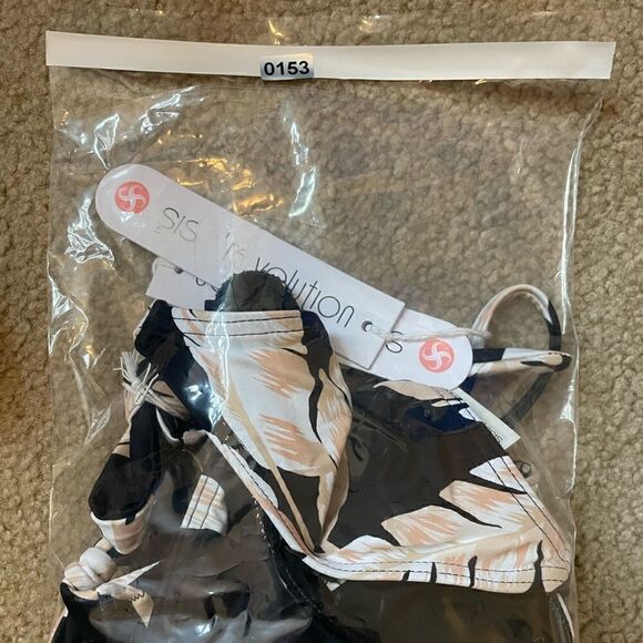 SISSTREVOLUTION WOMENS ERINA SKIIMPY SWIM BOTTOMS AND TOP SIZE XS - Picture 5 of 8